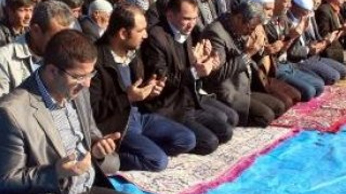 Adana'da çiftçiler yağmur duasına çıktı