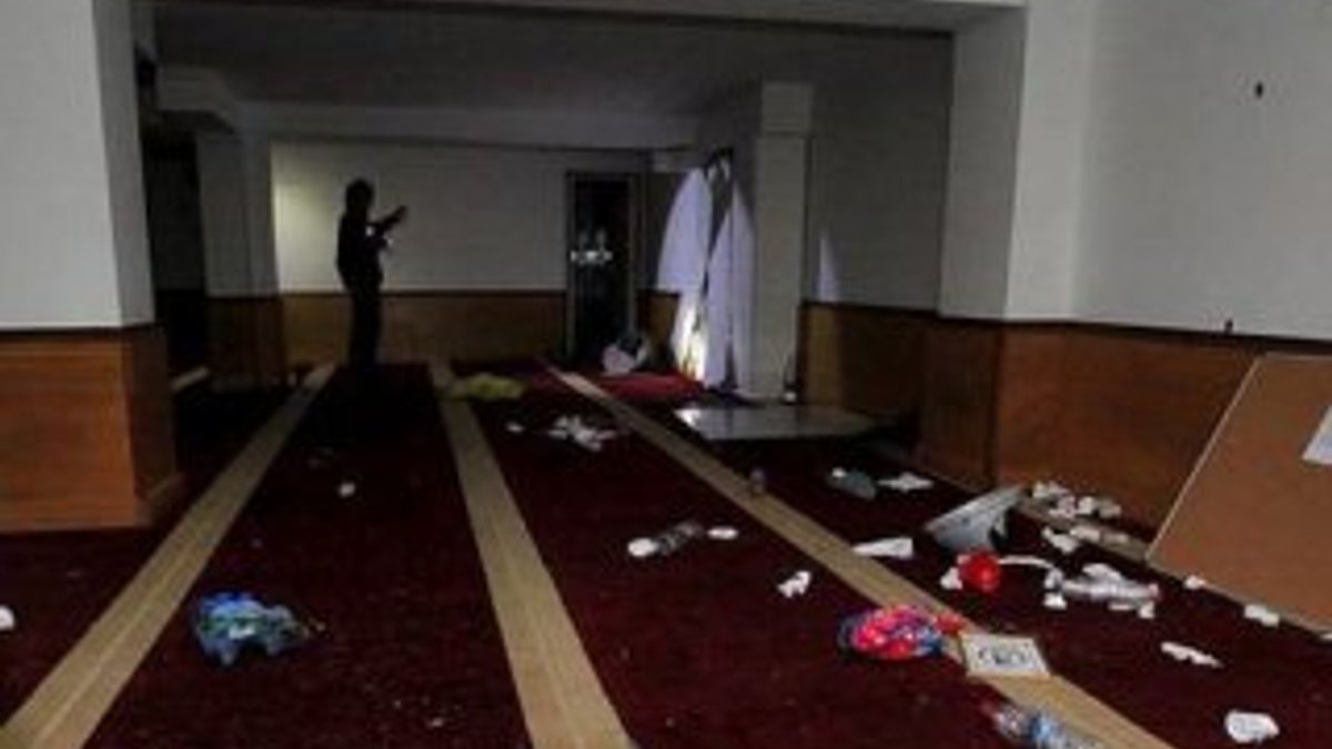 Fransa'da mescide saldırıp Kur'an-ı Kerim yaktılar