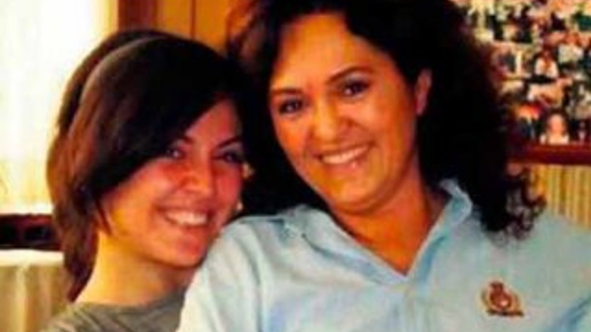 Psikolojik sorunları olan kız annesini boğarak öldürdü