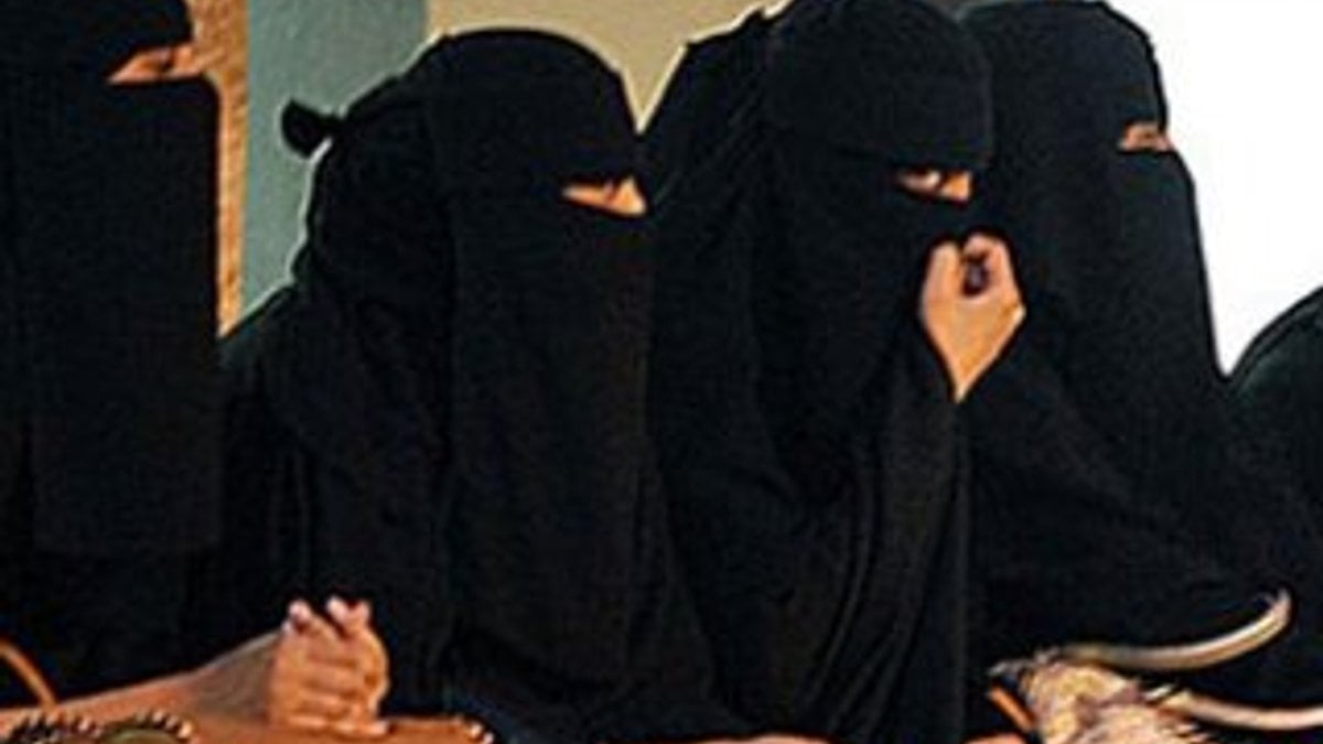 Suudi Arabistanlı erkekler kadınların tacizinden şikayetçi