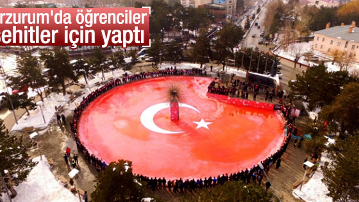 Erzurum'da buzdan Türk bayrağı yaptılar