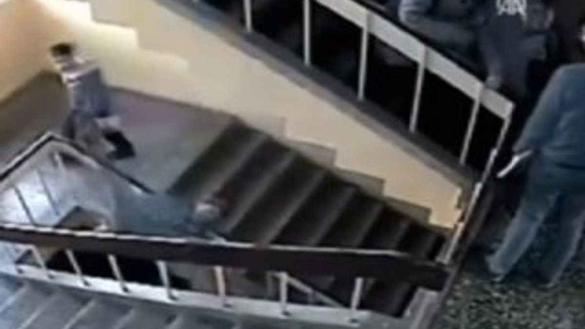 Karaman'da lise öğrencisi merdiven boşluğuna düştü İZLE