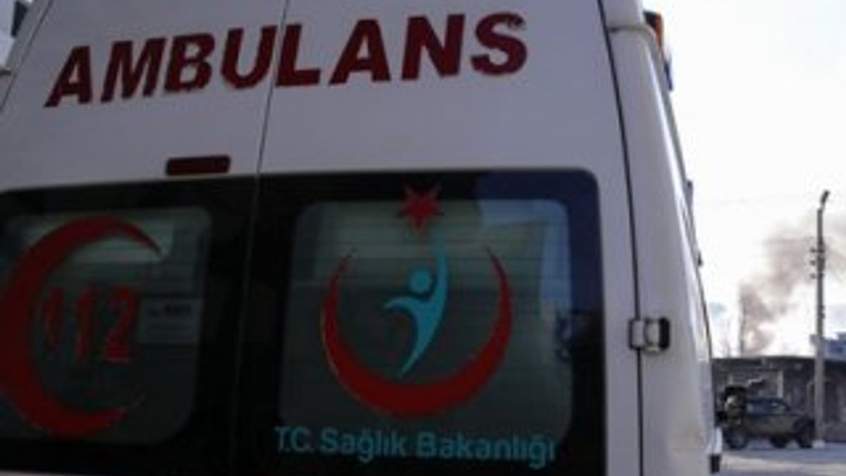 İdil'de teröristler ambulansa ateş açtı: 1 yaralı