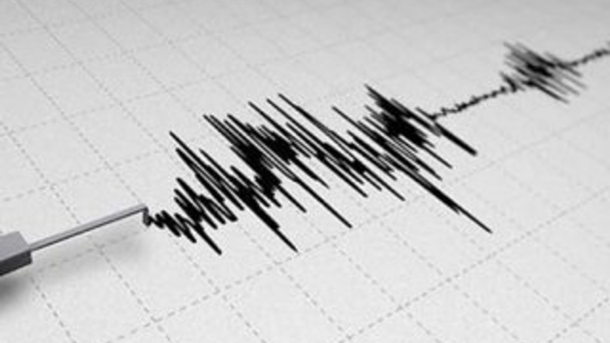 Endonezya'da 6.5 şiddetinde deprem
