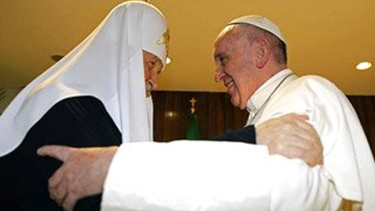 Papa Franciscus ve Patrik Kirill arasında tarihi buluşma
