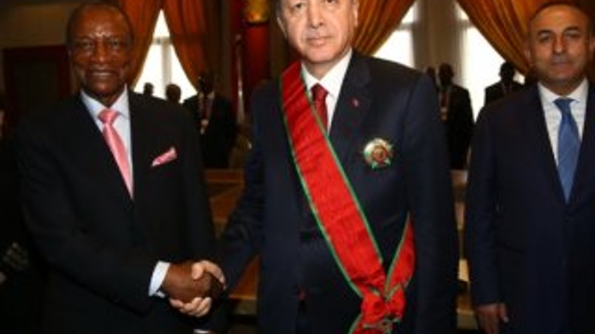 Cumhurbaşkanı Erdoğan'a şeref madalyası verildi