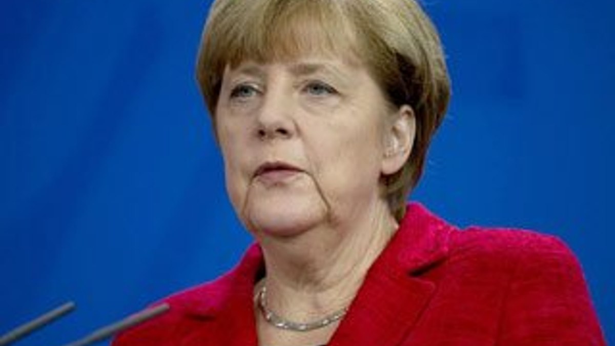 Angela Merkel: Türkiye olmazsa Yunanistan yükü kaldıramaz