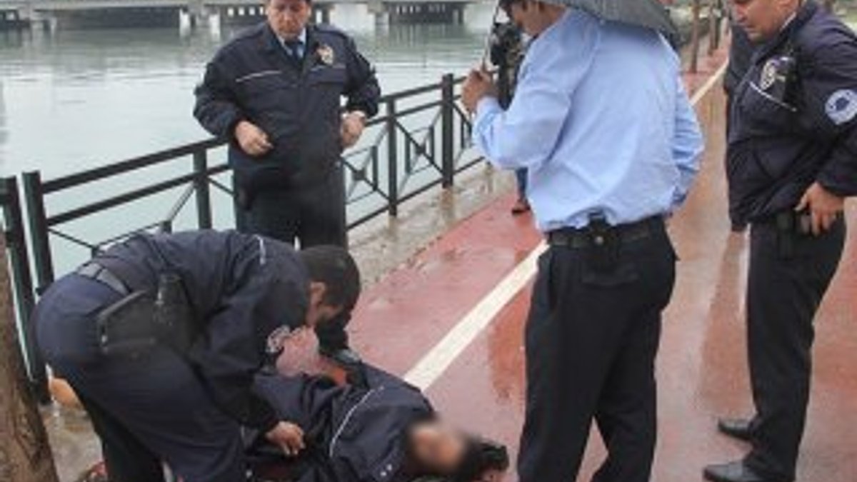Nehre atlayarak intihar eden kadını polis hayata döndürdü