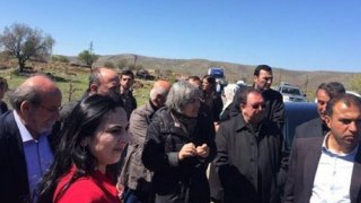 Demirtaş'ın konvoyu Cizre yolunda durduruldu
