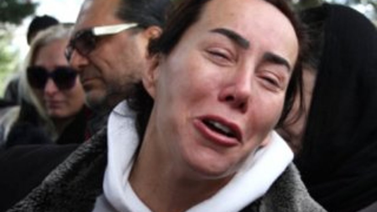 Asena, Aynur Kanbur'un cenazesinde isyan etti