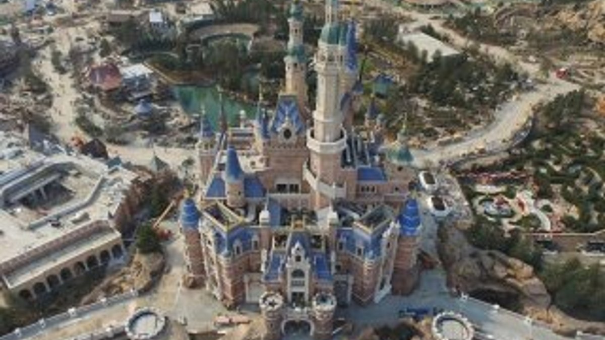 Şangay Disneyland'ın inşası bitiyor