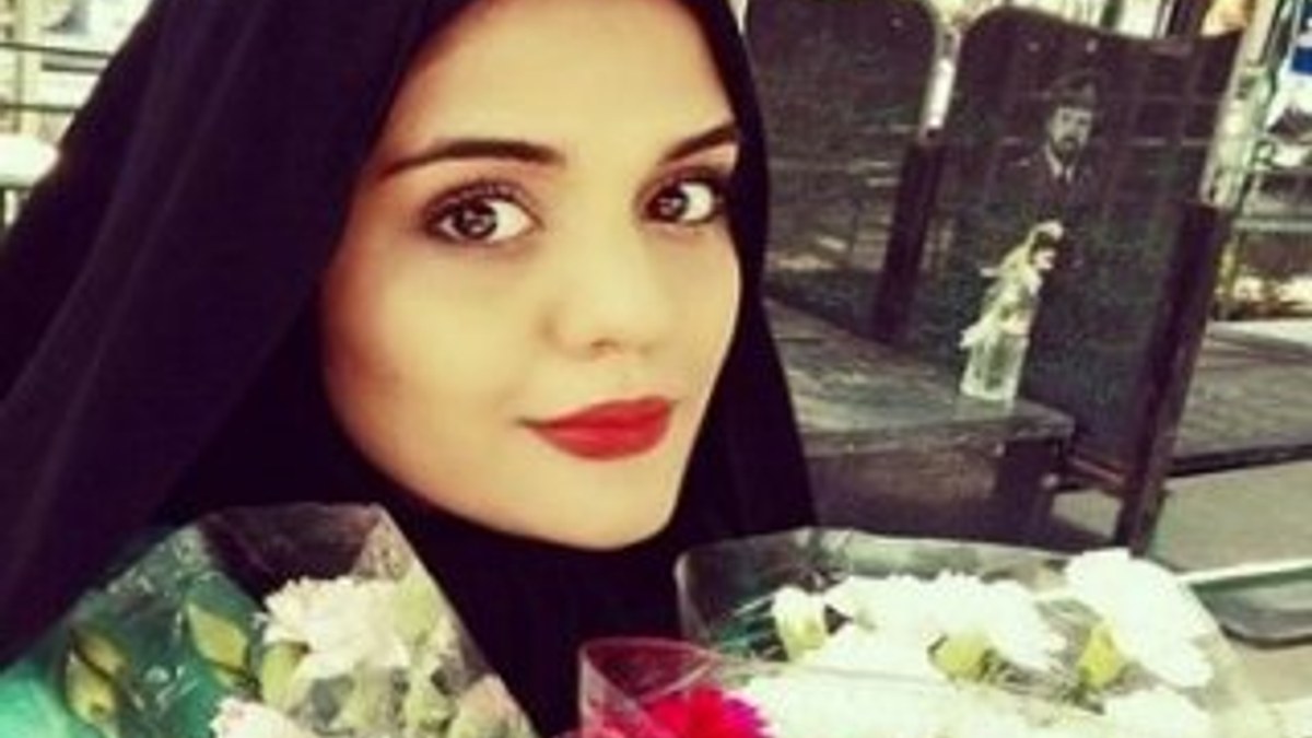 İran'da yeni trend: Mezarlıkta selfie