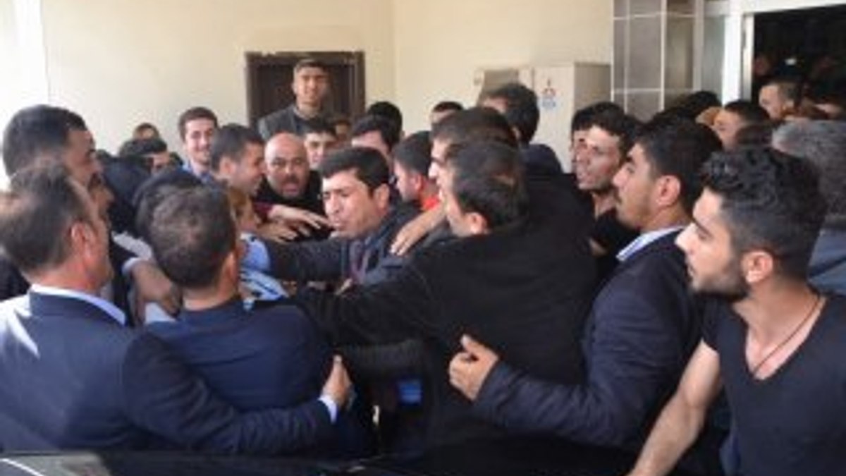 Demirtaş'ın korumaları bir genci darp etti