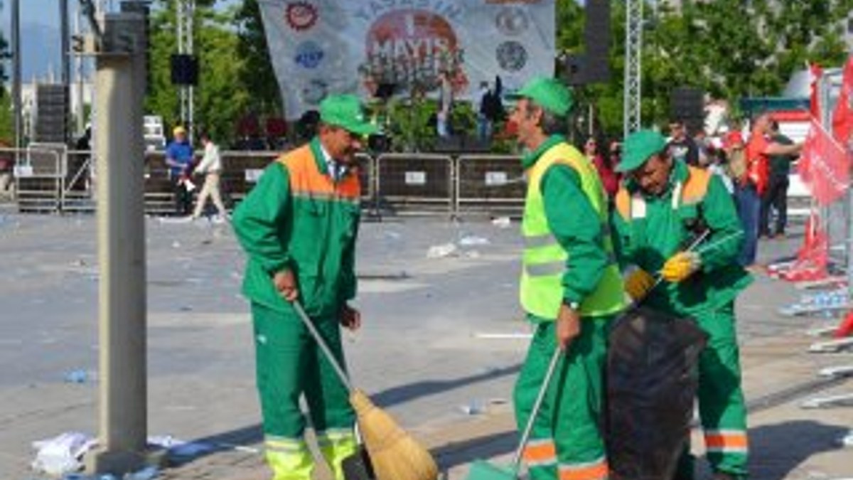 1 Mayıs'ta çalışan temizlik işçileri