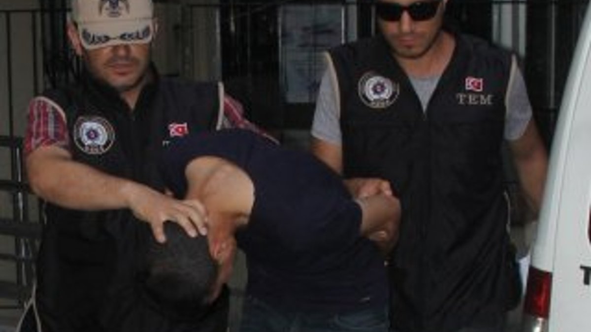 Adana'da polise molotof atan teröristin yakalanma anı