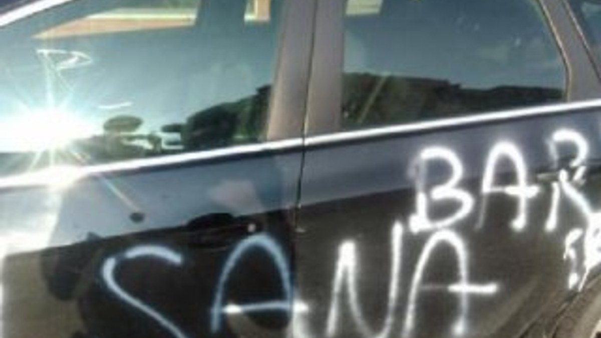 CHP'li başkanın arabasına sprey boyayla saldırı