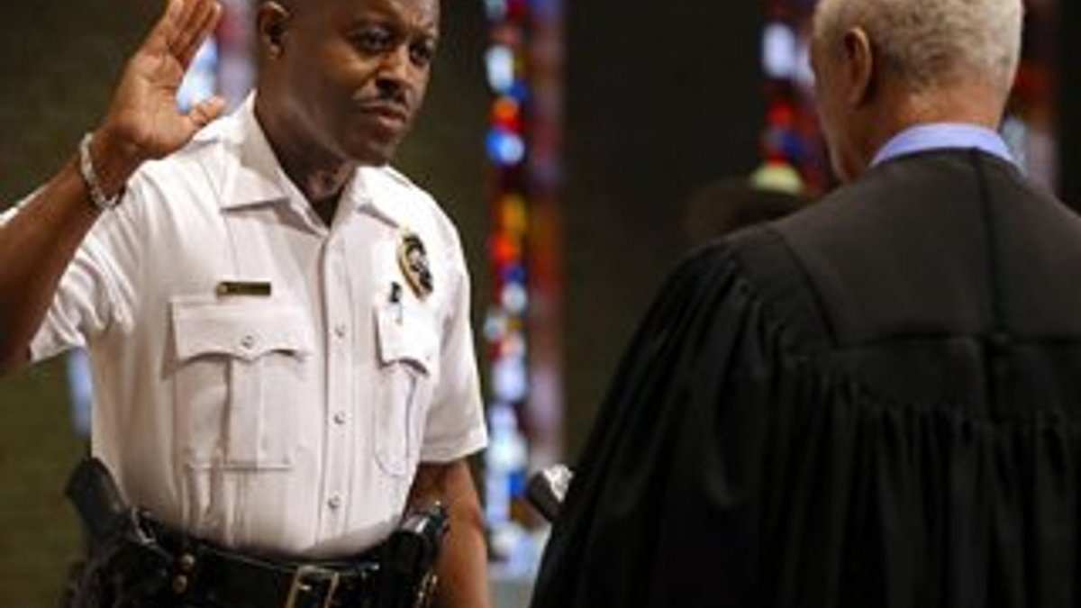 Ferguson'a ilk siyahi polis atandı