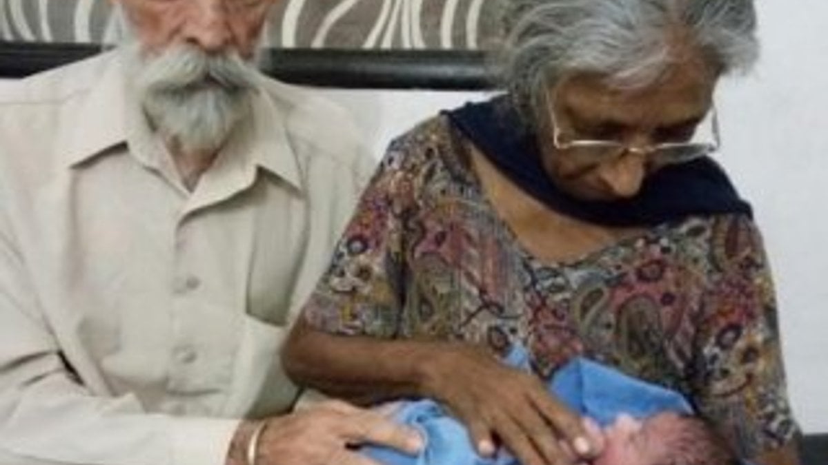Hindistan'da 70 yaşındaki kadın anne oldu