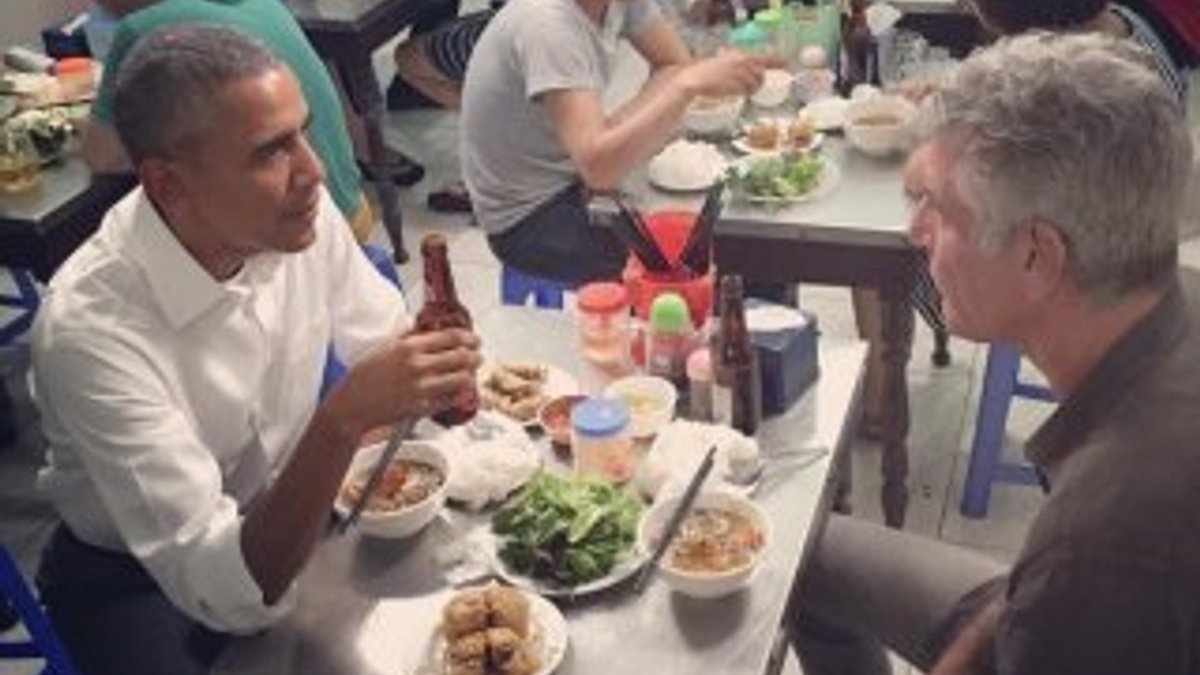 ABD Başkanı Barack Obama Vietnam'da bira içti