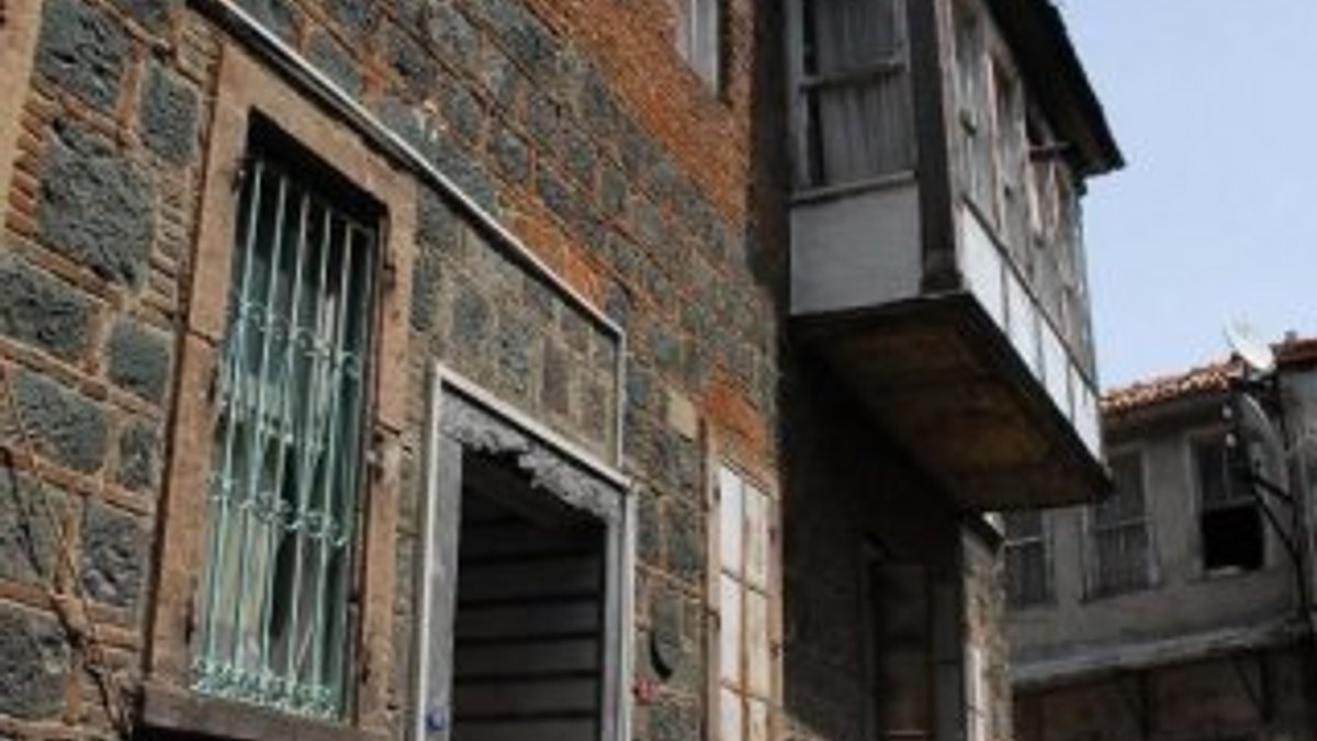 İzmir'deki Türk evi satışa çıkarıldı