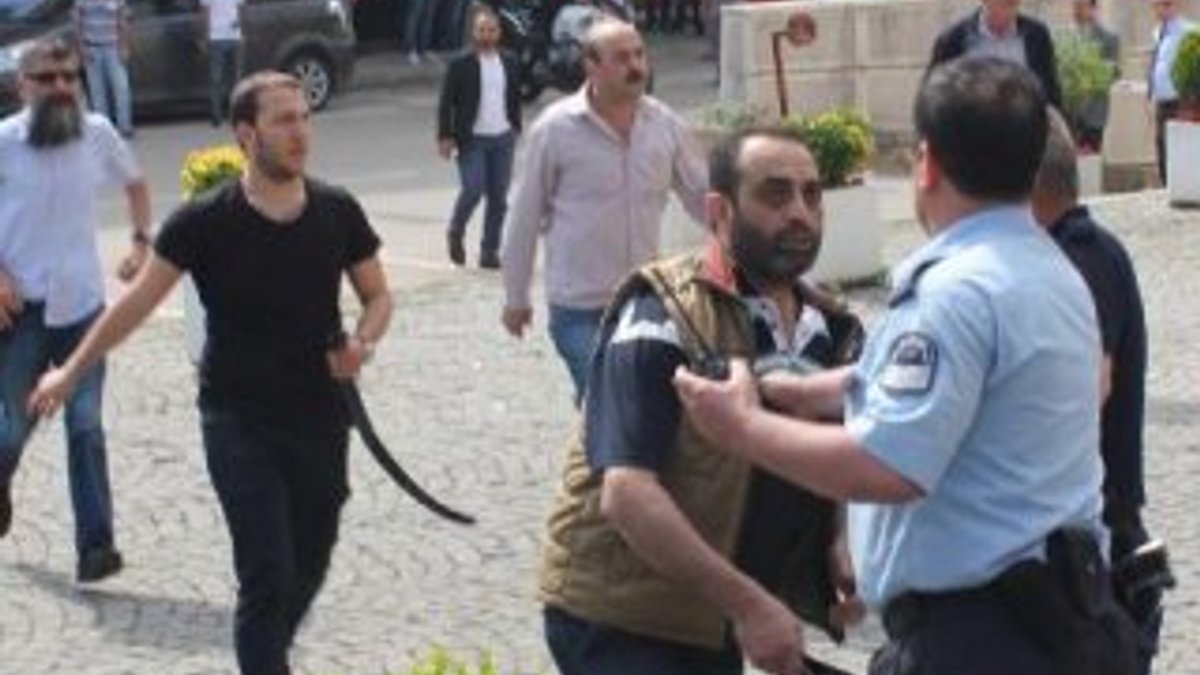 Bursa'da cinayet davası öncesi kavga çıktı