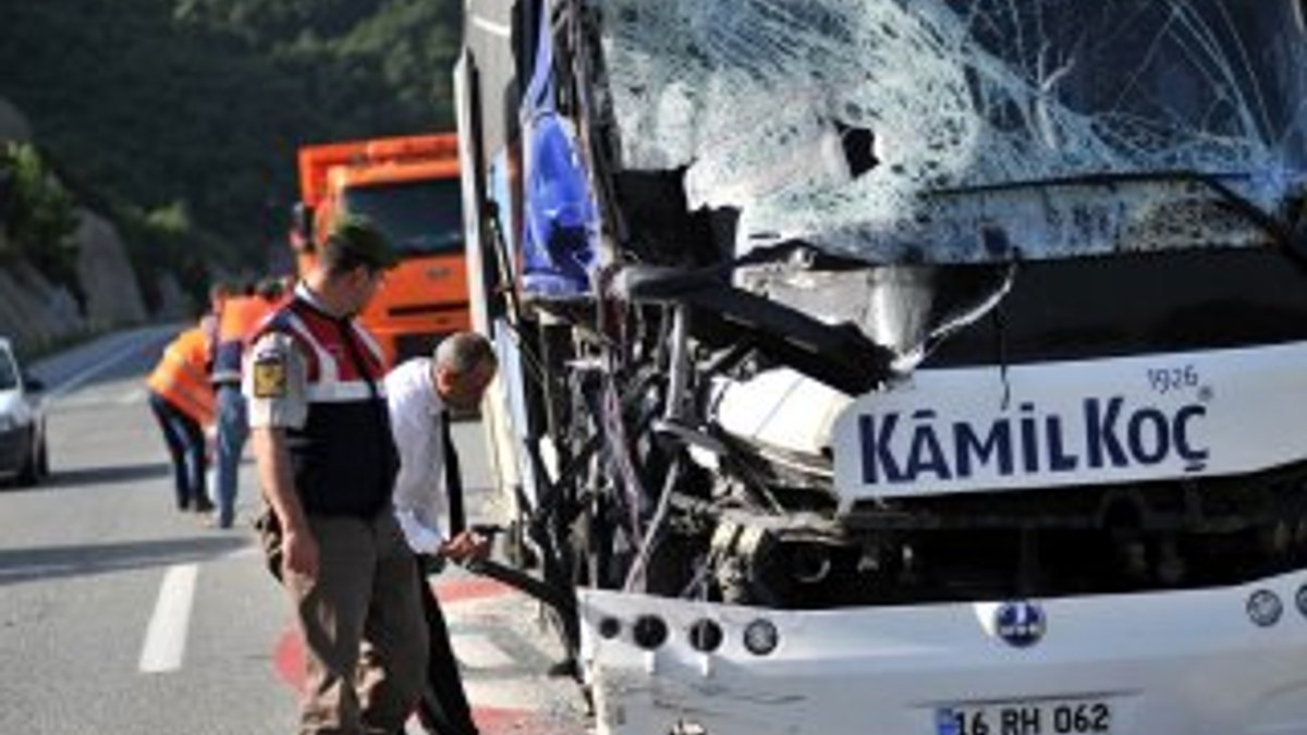 Bursa'da yolcu otobüsü tırla çarpıştı: 7 yaralı