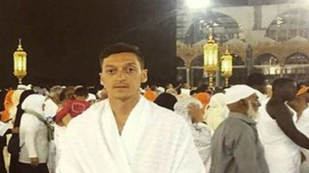 Mesut Özil'in Mekke'ye gitmesi Almanları kızdırdı