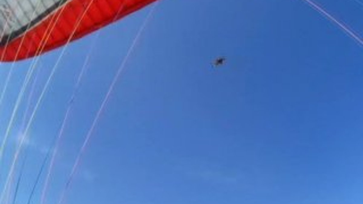 Antalya'da yamaç paraşütçüsüne kartal saldırısı