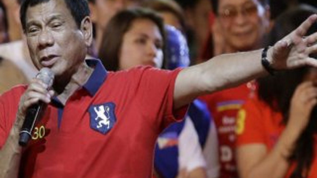 Filipinli lider suçluları öldürenlere ödül verecek