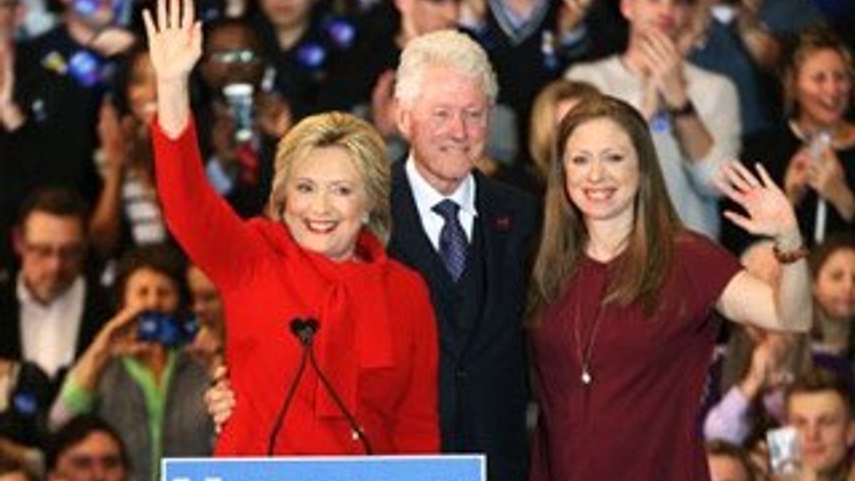 ABD'de Hillary Clinton başkan adaylığını garantiledi
