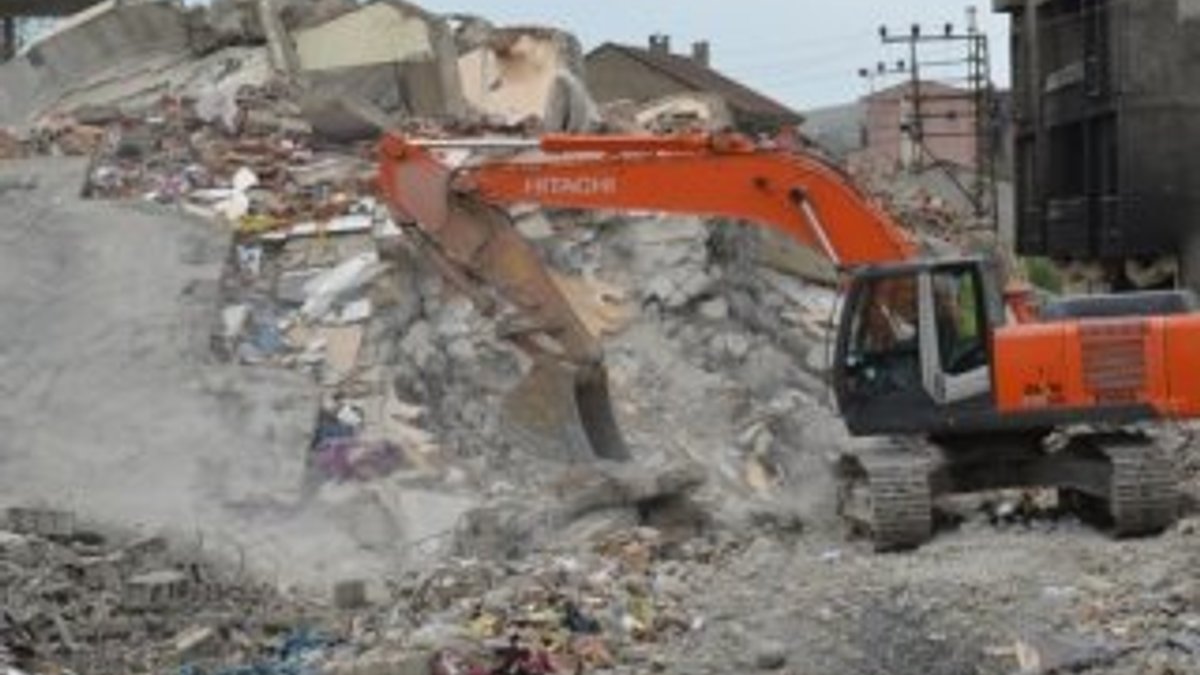 Yüksekova'da yıkım başladı