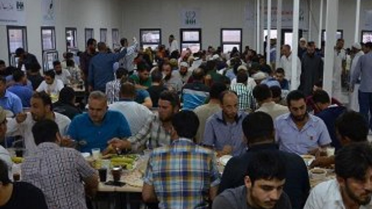 İHH Suriye'de iftar verdi