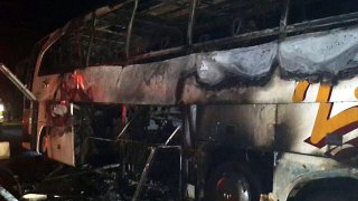 Eskişehir'de seyir halindeki yolcu otobüsü yandı