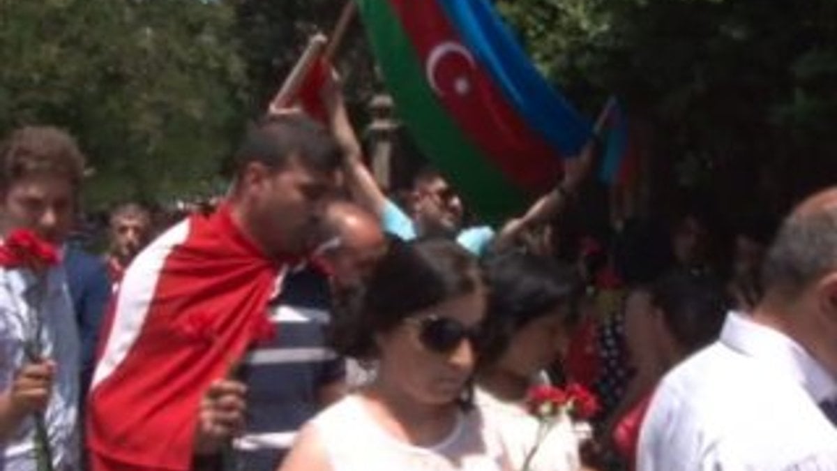 Azerbaycan halkı Atatürk Havalimanı'ndaki saldırıyı kınadı