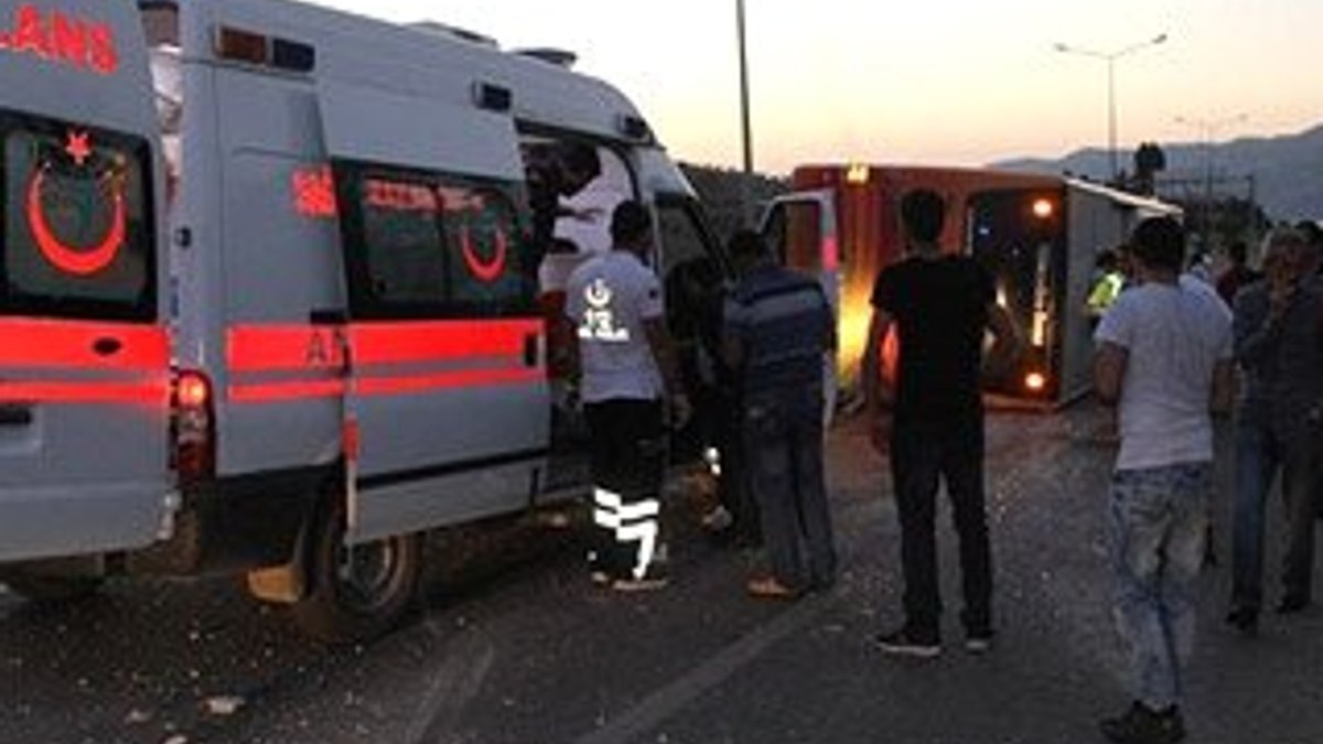 Elazığ'da yolcu otobüsü devrildi: 27 yaralı