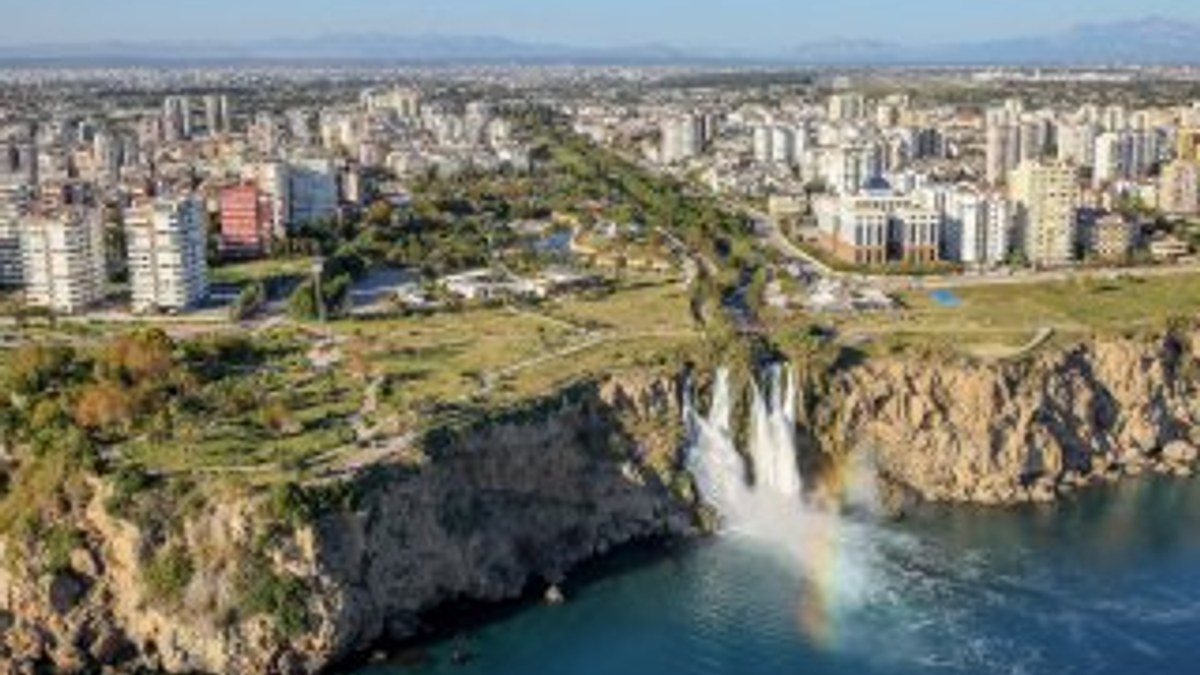 Fitch Antalya Büyükşehir Belediyesi’ne kredi notu verdi