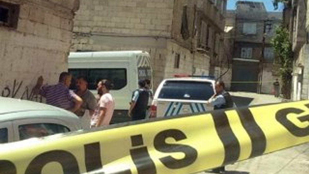 Gaziantep'te bir polis başından vuruldu