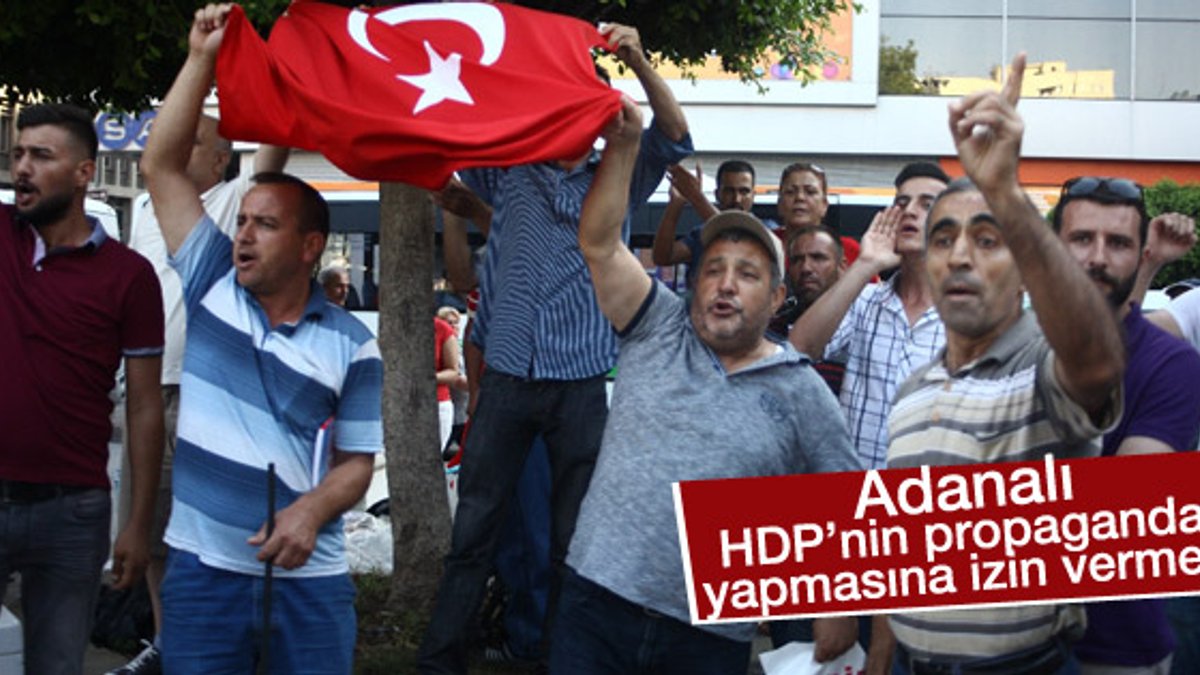 HDP’nin basın açıklamasına Türk bayraklı protesto