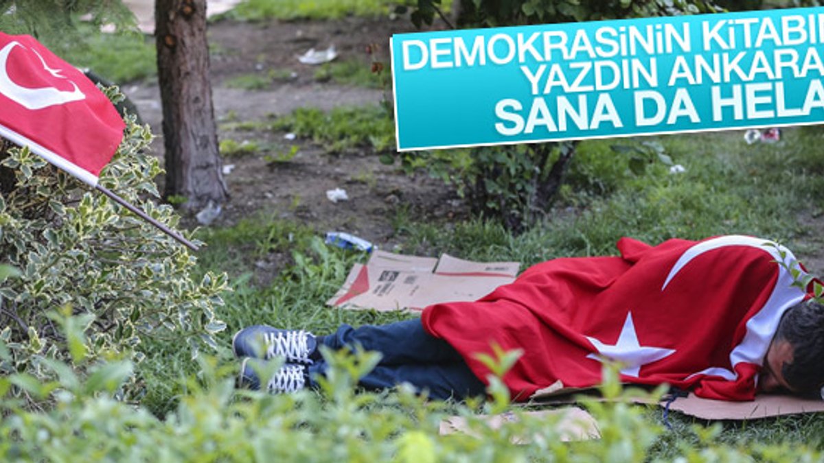 Türk bayrağına sarılıp uyuyan Ankaralı