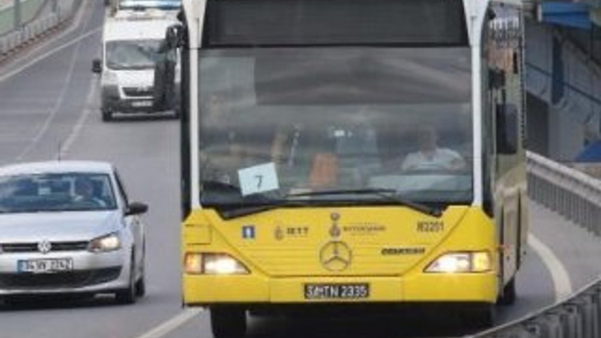 Tutuklanan askerler halk otobüsüyle cezaevine götürüldü