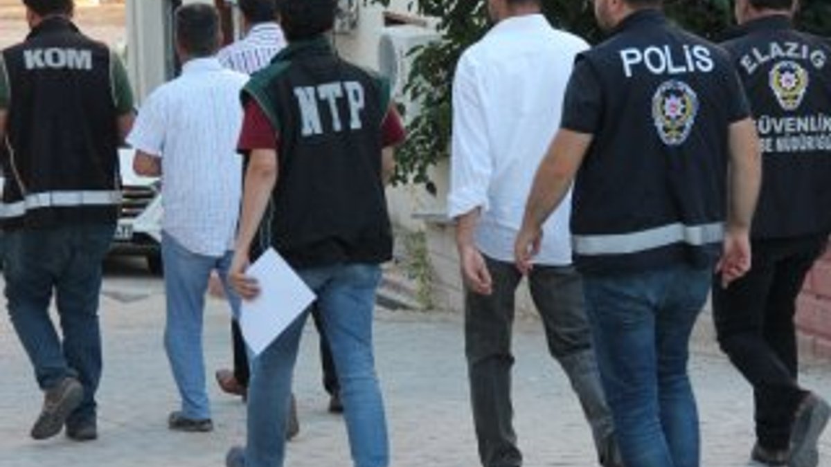 Elazığ'da 60 polise gözaltı