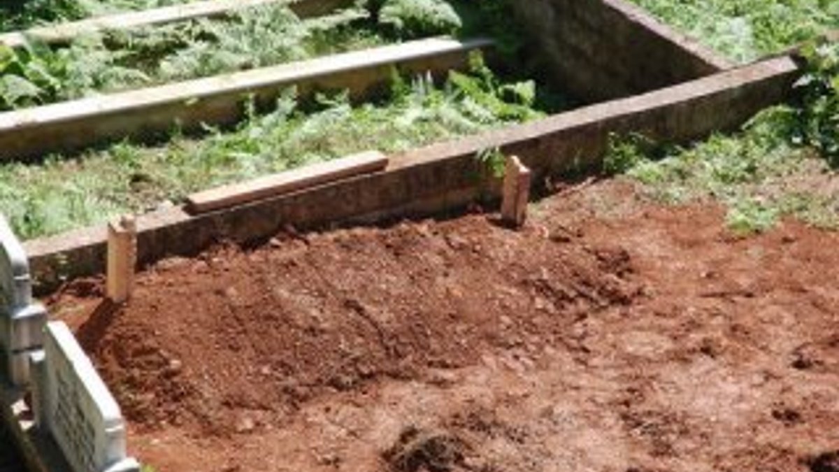 İntihar eden darbeci komutan toprağa gömüldü