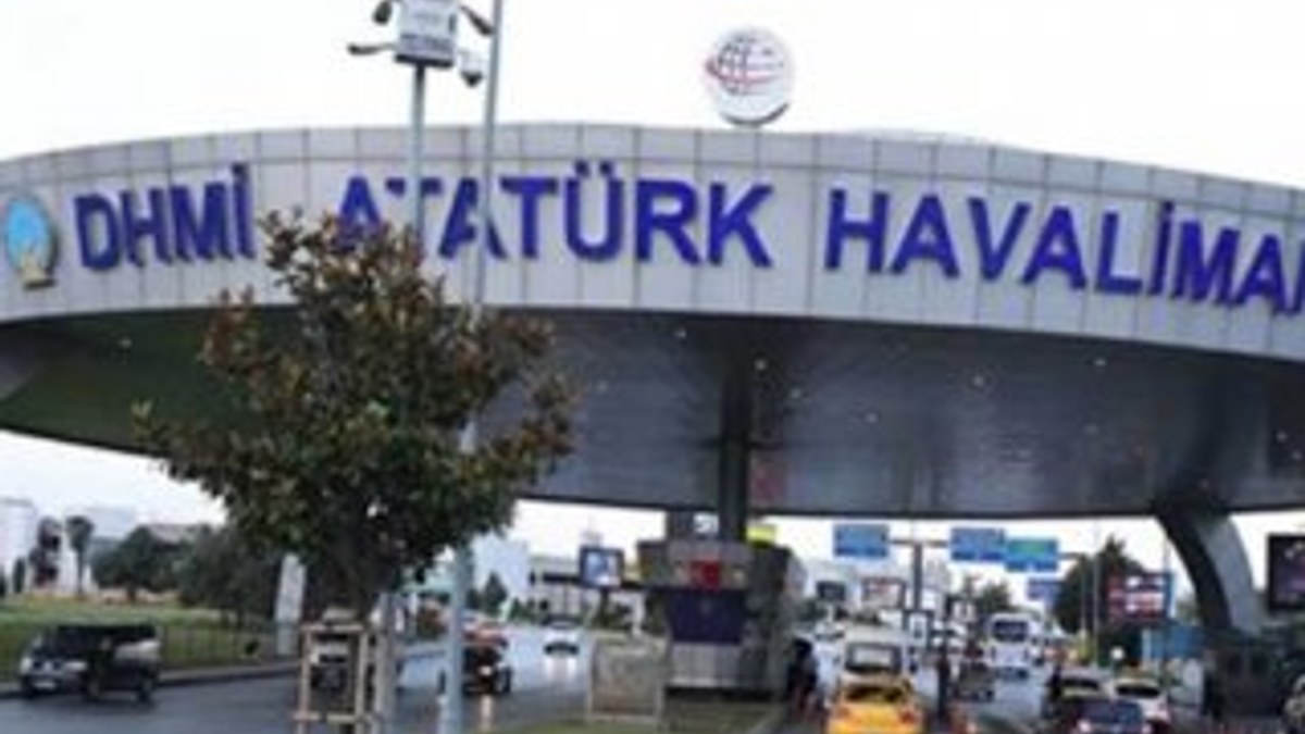 Aranan 58 kişi Atatürk Havalimanı'nda yakalandı
