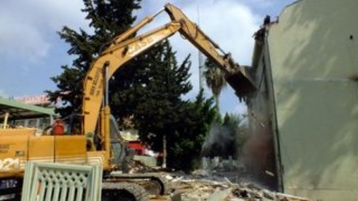 Antalya ilçe jandarma karakolu yıkıldı