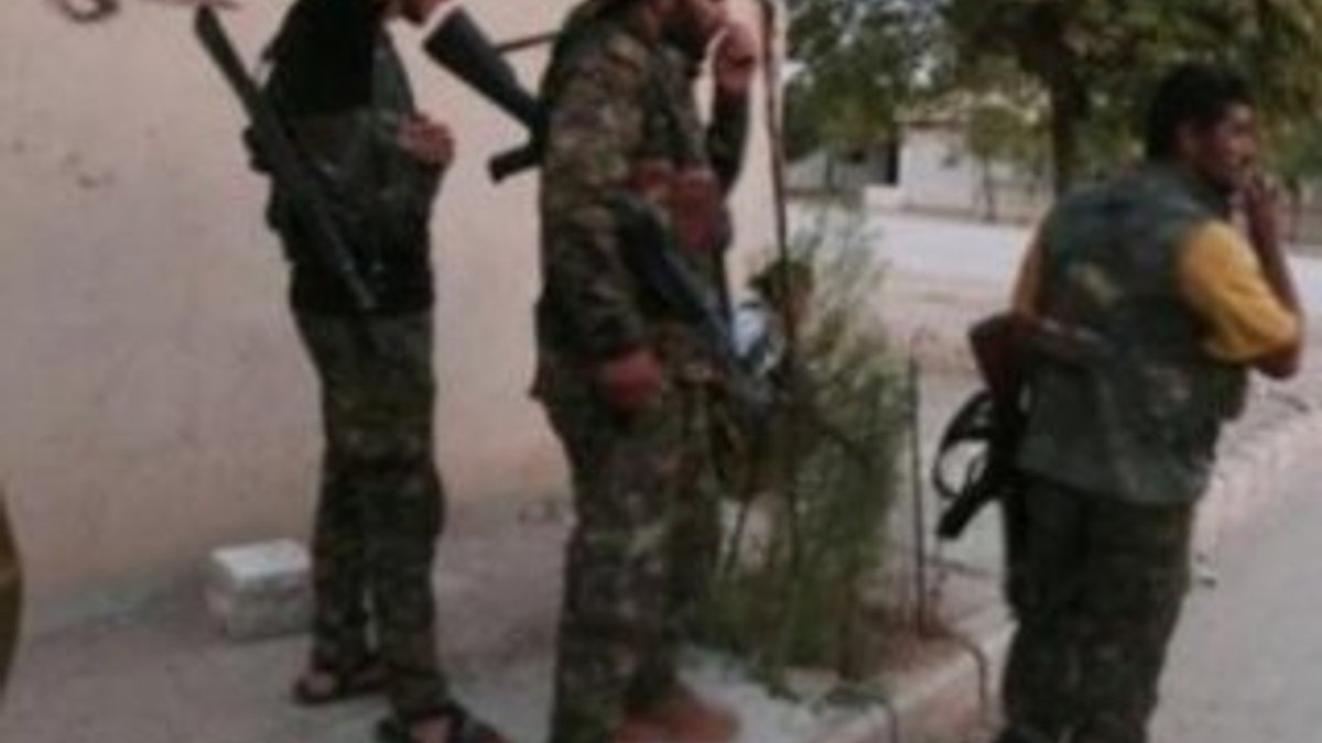 Times: YPG siper kazıyor