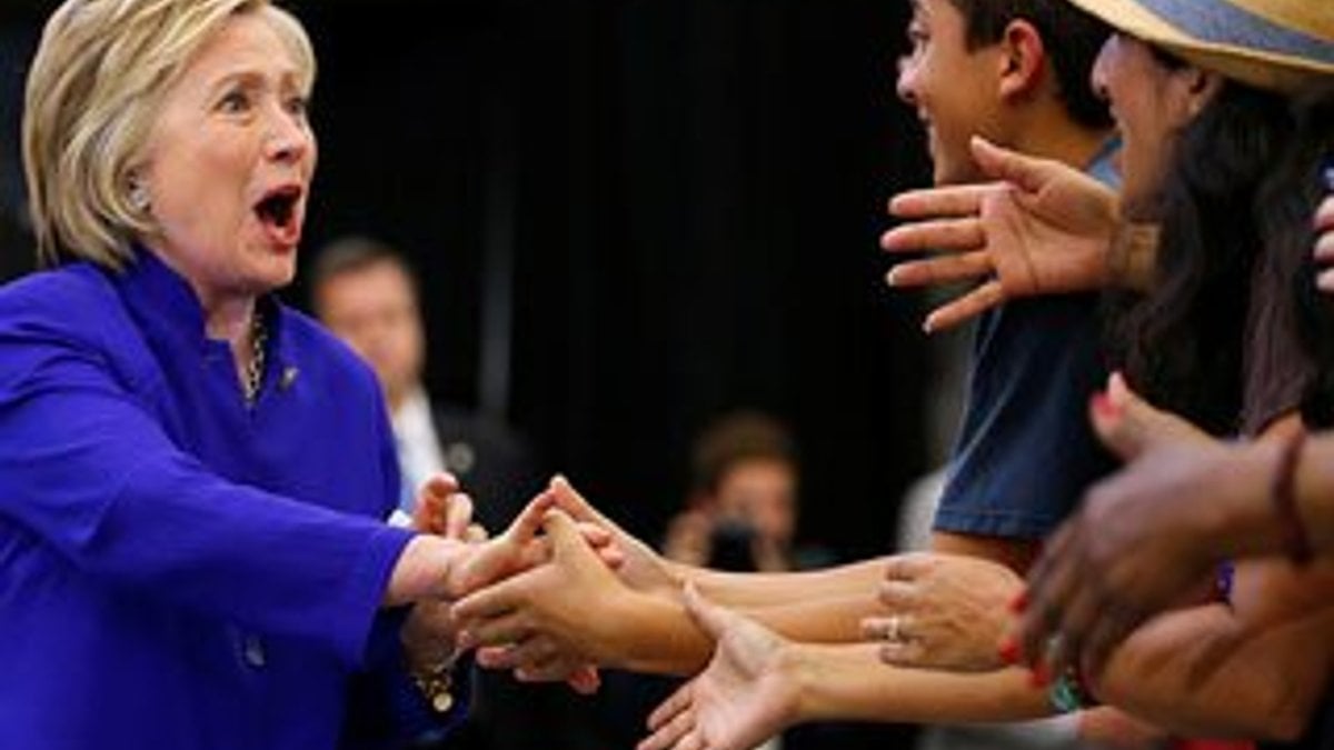 ABD'de gençler Clinton'u destekliyor