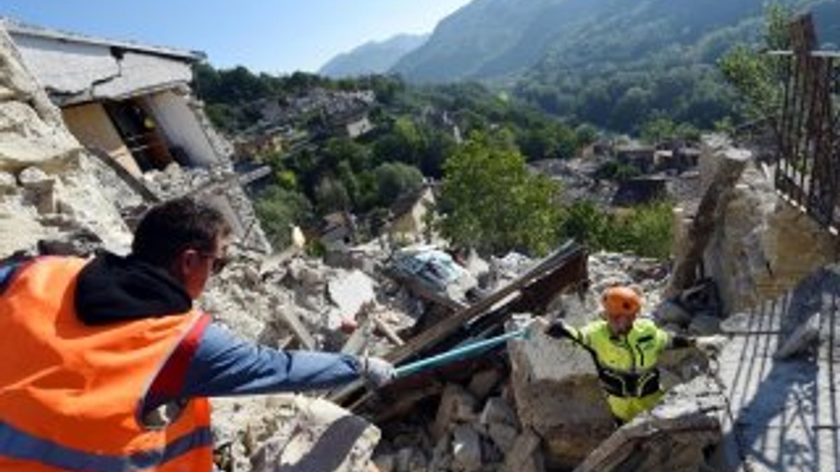 İtalya'da deprem: Ölü sayısı artıyor