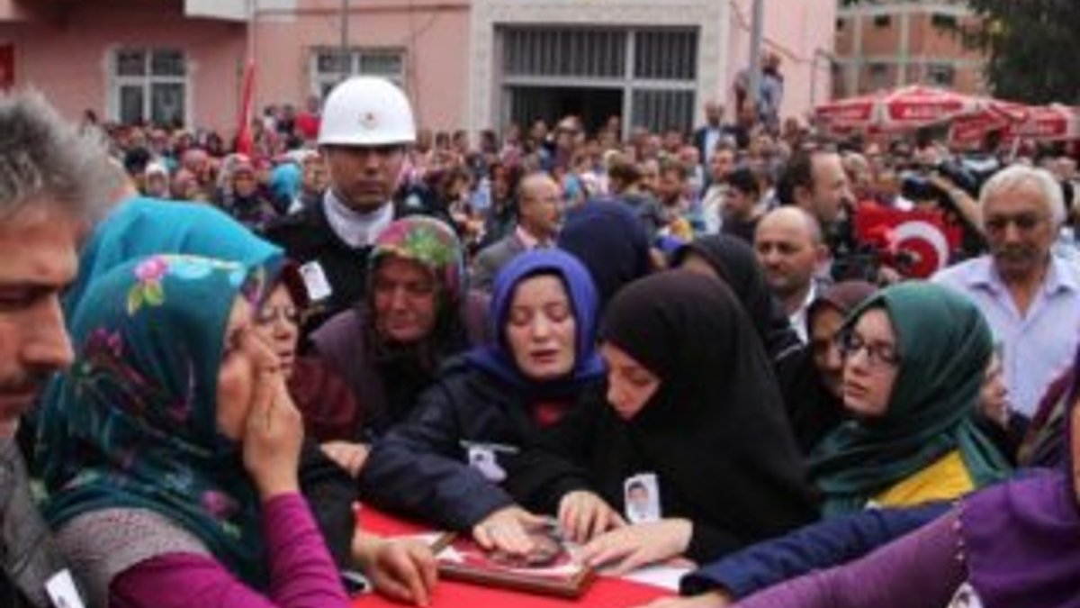 Şehit polisi 5 bin kişi uğurladı