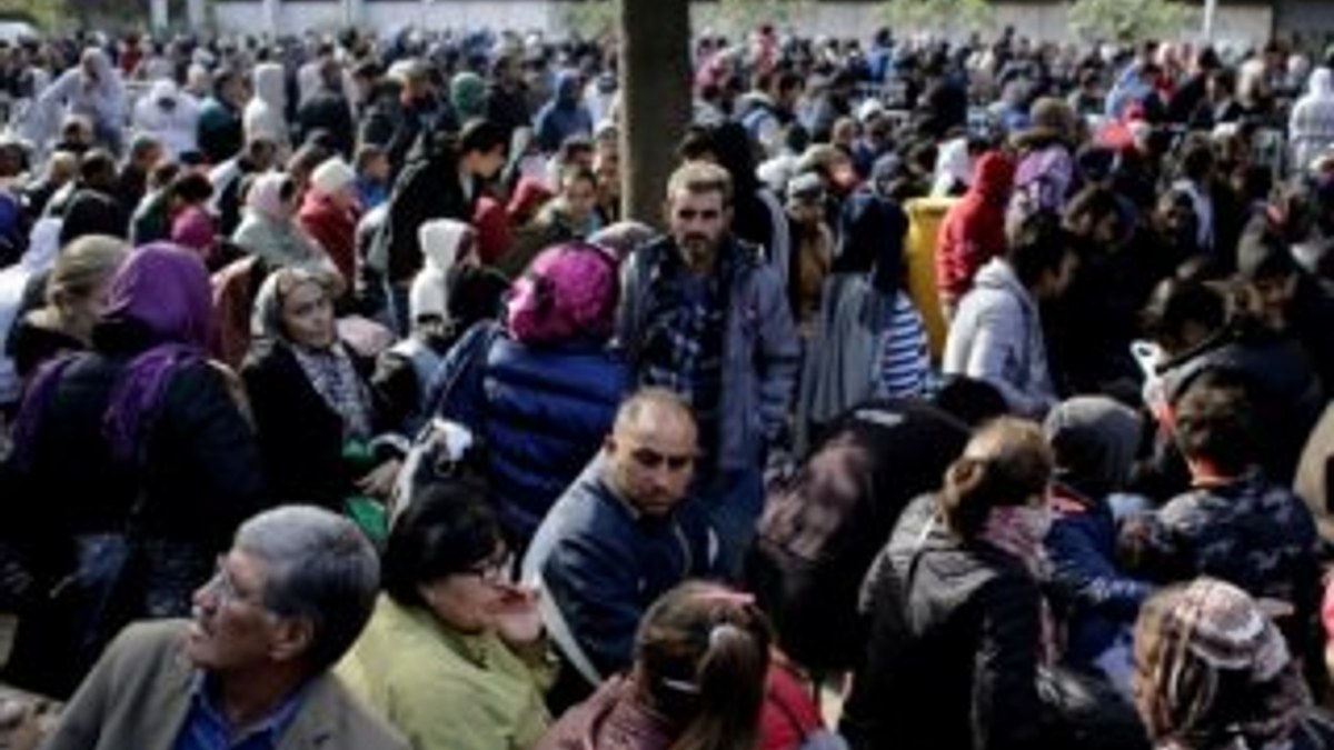 Almanya 300 bin göçmen bekliyor