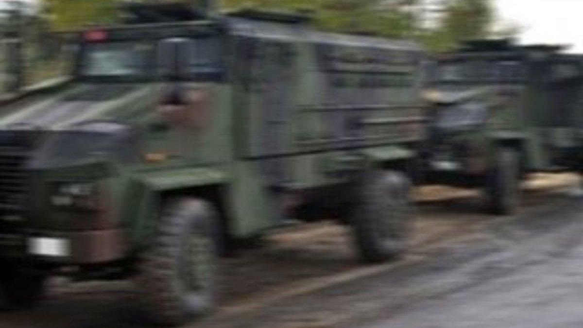 Hakkari'de askeri aracın geçişi sırasında patlama